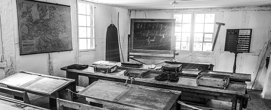classroom-2196663_960_720